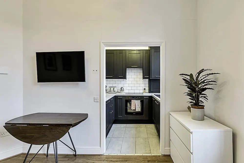 The Shepherd's Bush Hideaway - photo 30