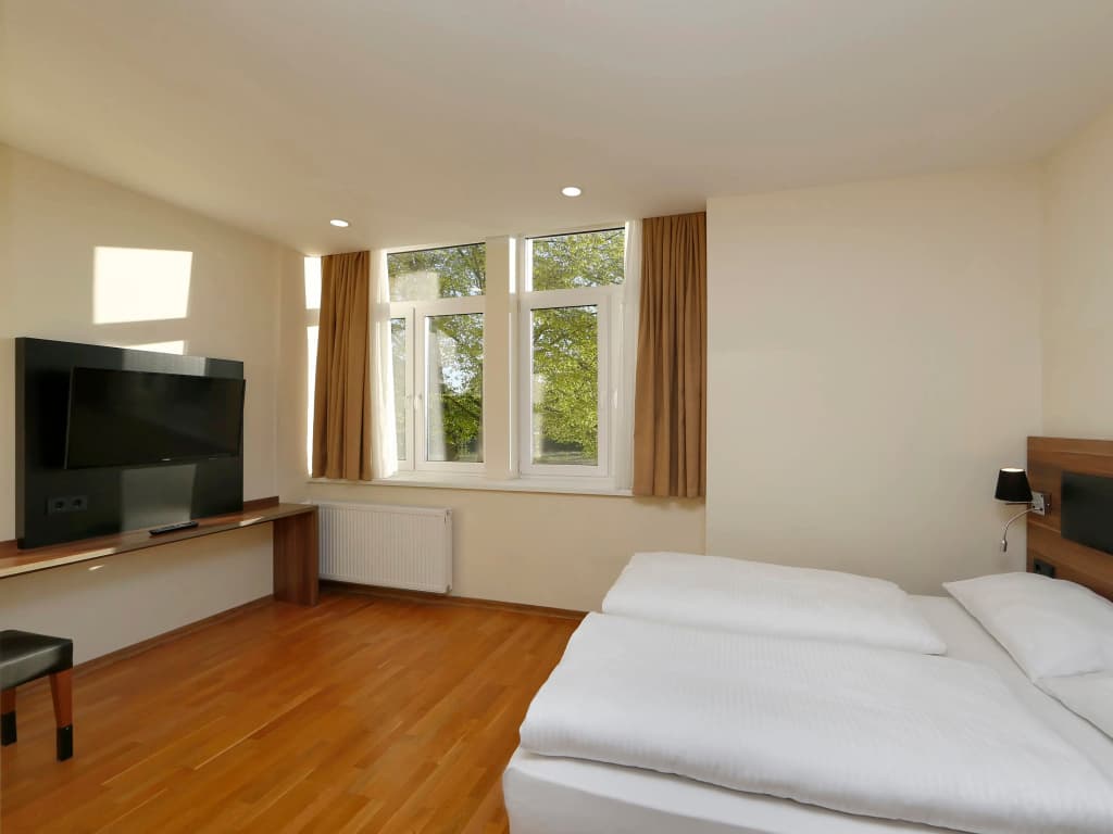 B&B HOTEL Berlin-Adlershof - photo 4
