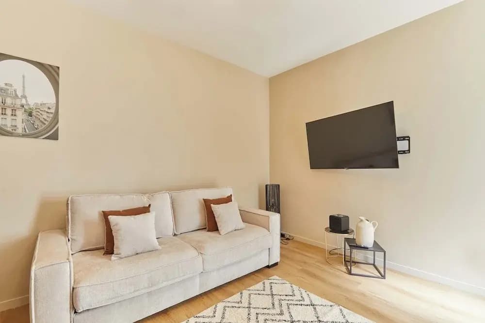 Bright Modern Studio Near the Seine Paris 16 - photo 6