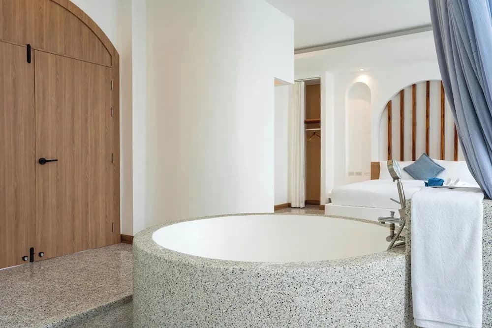 Downtown Oasis Pool Villa - photo 25