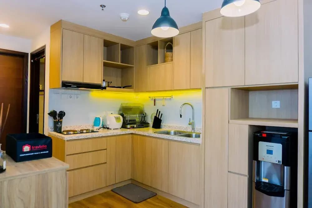 Spacious 1BR with Japandi Design at West Vista Apartment By Travelio - photo 12