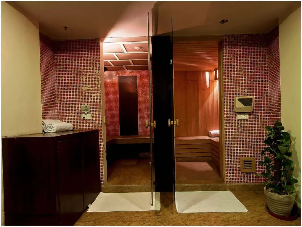 Hotel Aura - Near to New Delhi Railway Station - photo 15