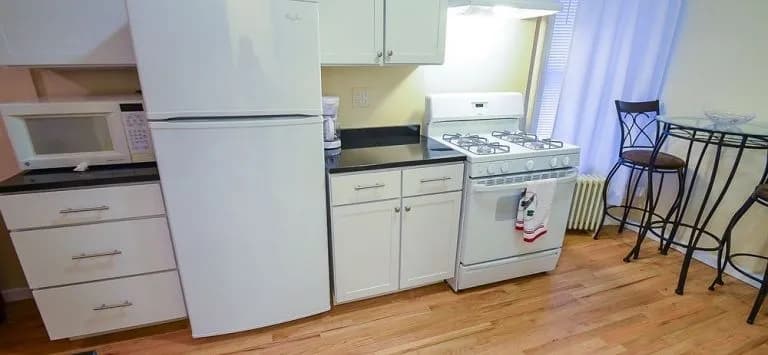 West Side Apartment - photo 12