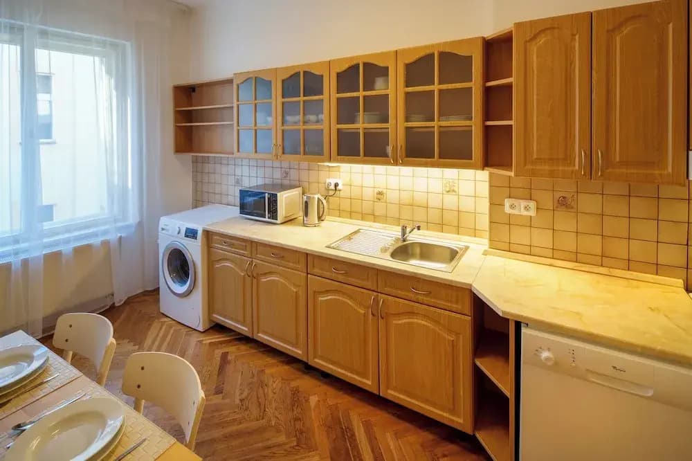 3 Bed Flat - Sleeps 12 - Wifi - photo 10