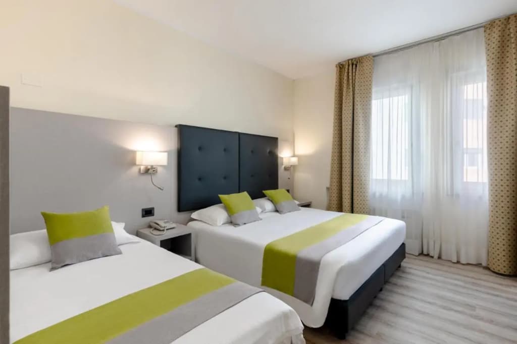 Hotel Aurora - photo 32