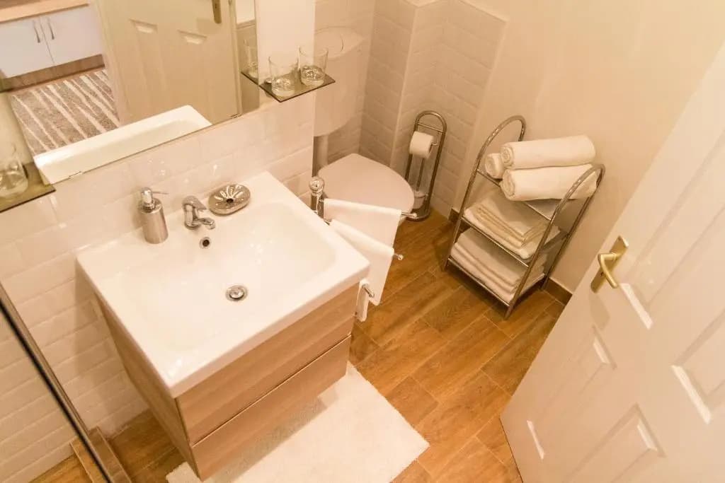 Luxury 2br Apt by the Synagogue - photo 8