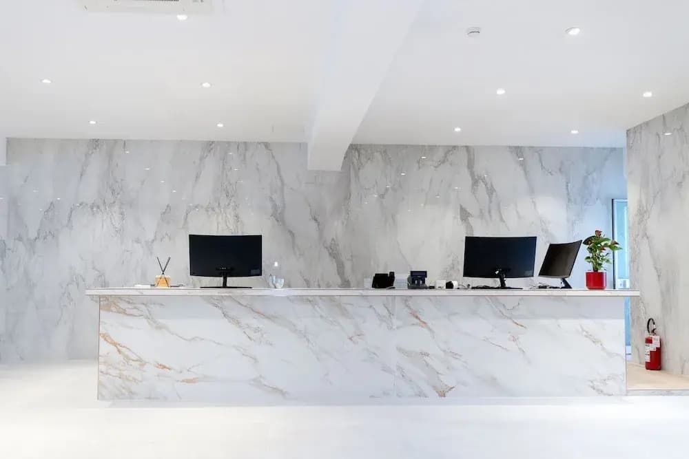 Lh HOTELS - photo 2