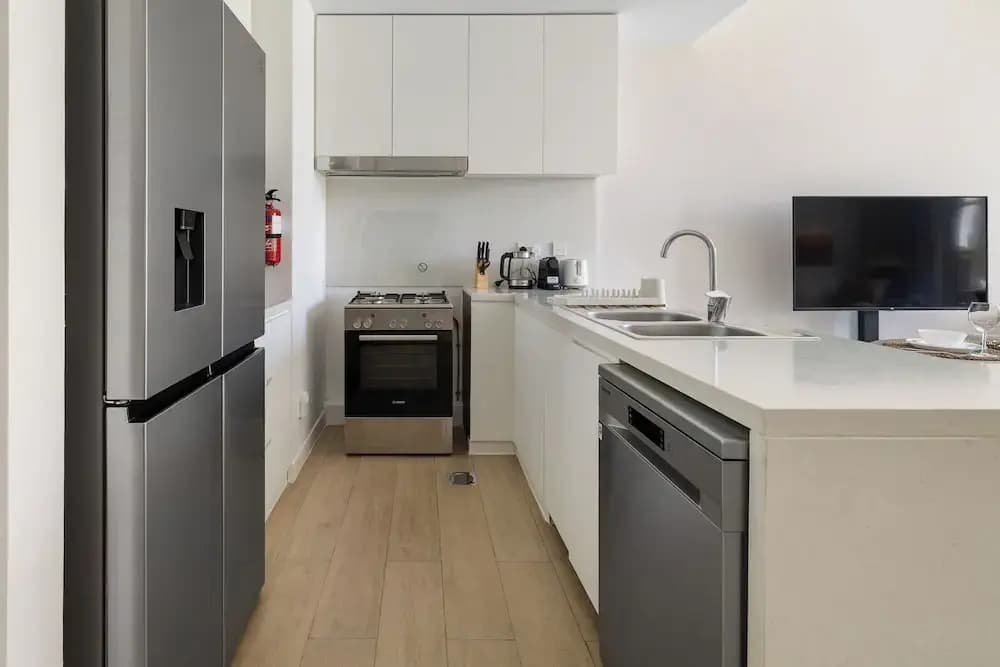 Stylish 2BR with Beach Access - photo 29
