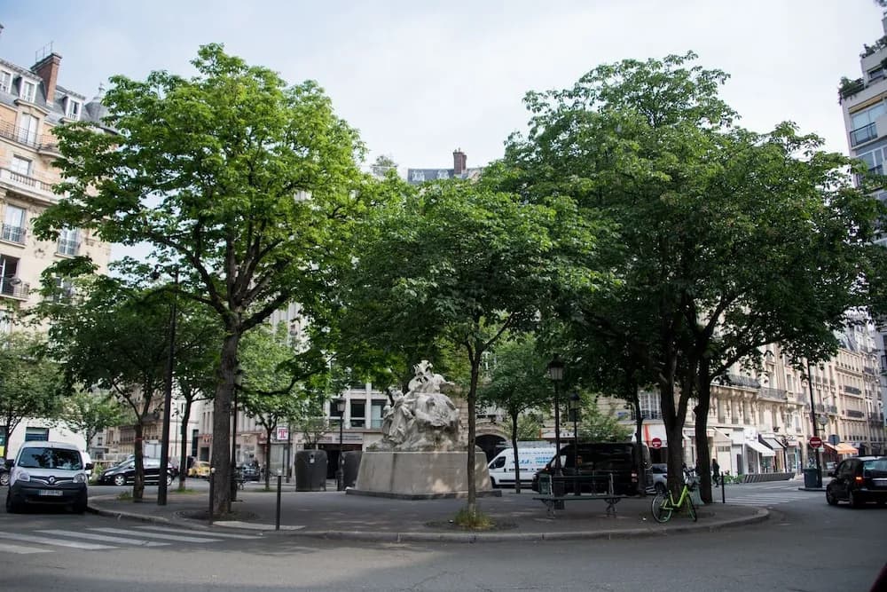Contemporary near Arc de Triomphe - photo 13