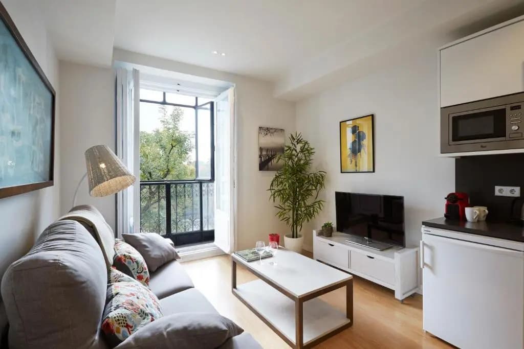 LEEWAYS APARTMENT III in ALCALÁ 99 - photo 5