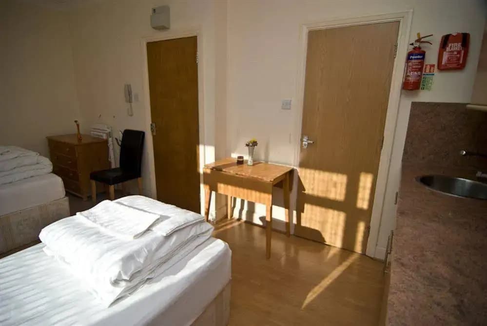 Gloucester Hotel - photo 3