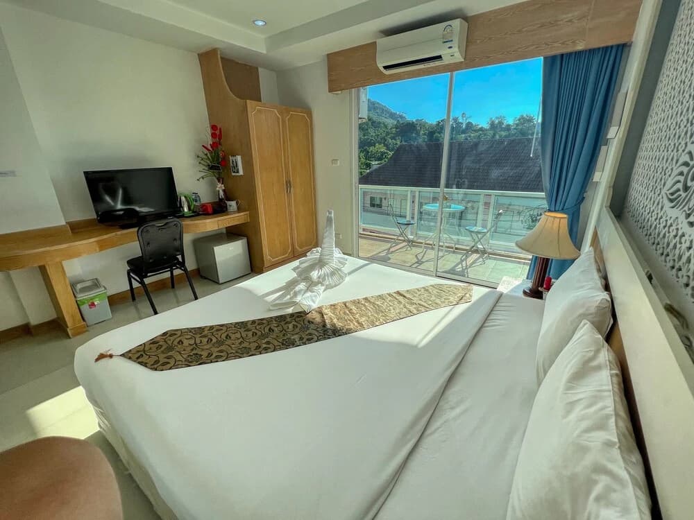 Red Sapphire Hotel - photo 8