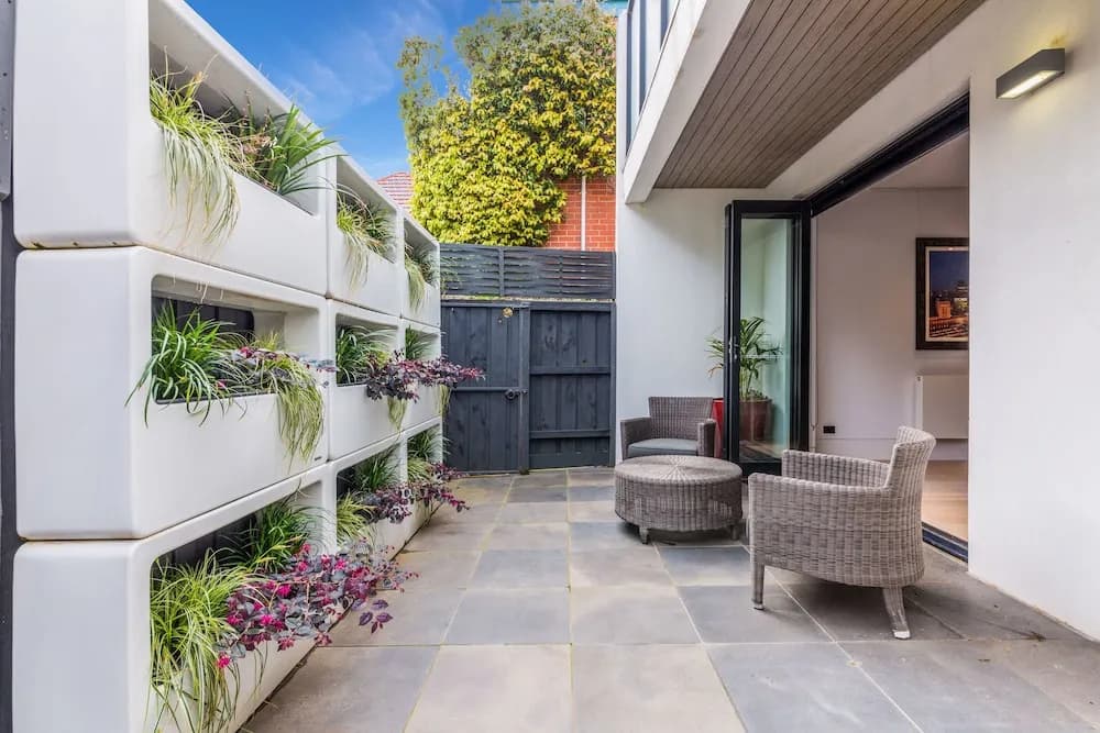 Luxury Designer Townhouse Parking - photo 15