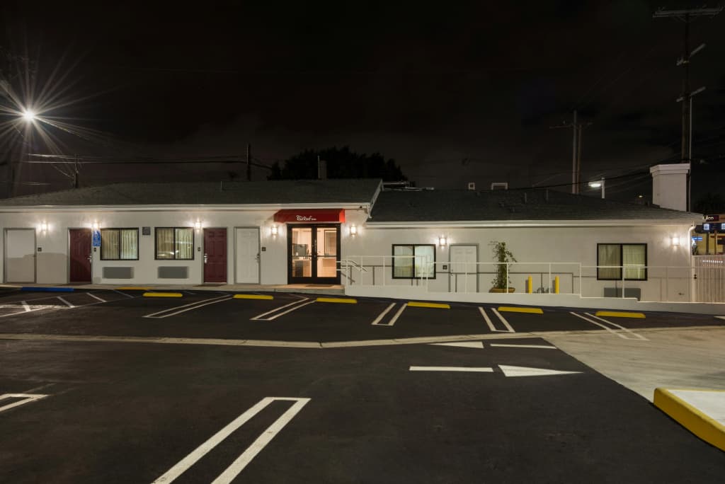 Red Roof Inn Los Angeles - Wilmington, CA - photo 10