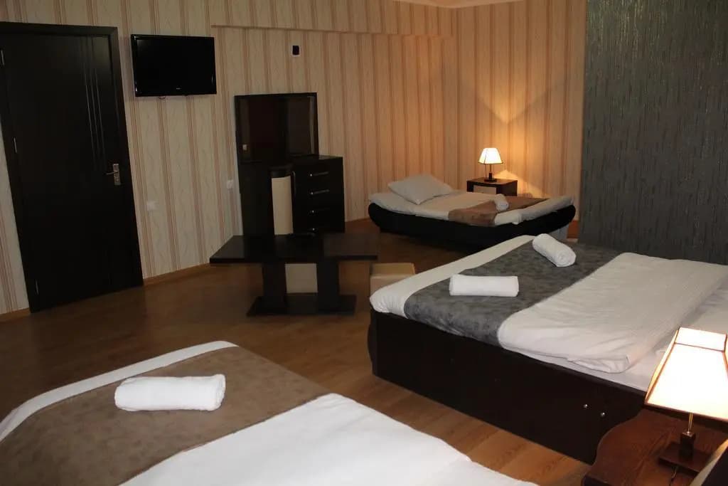 Hotel Elegant - photo 3