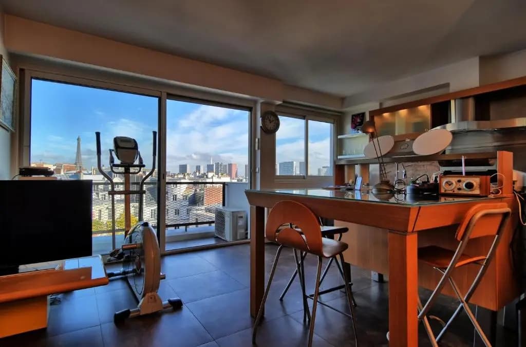 Renovated eiffel tower studio - photo 1