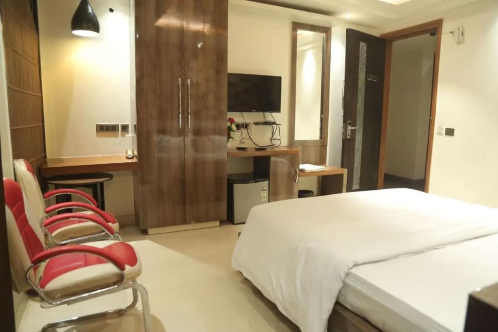 Leeway Hotel - photo 6