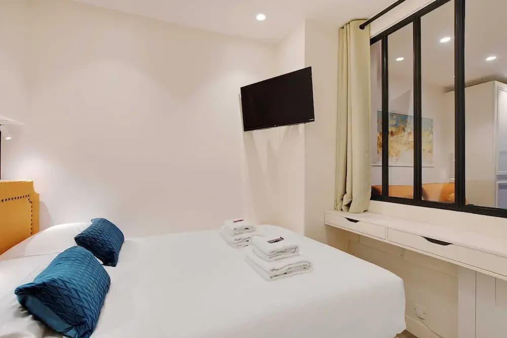 Modern Apartment - 2br/6p - Enfants-rouges - photo 1