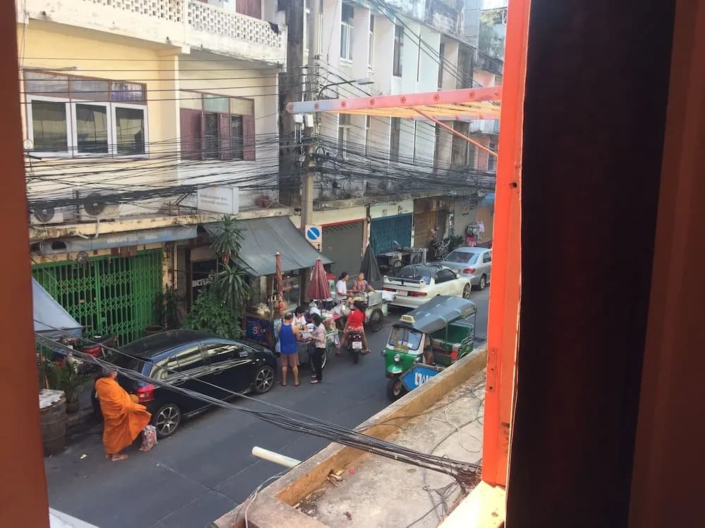 Big Orange Localstay at Siam - photo 14