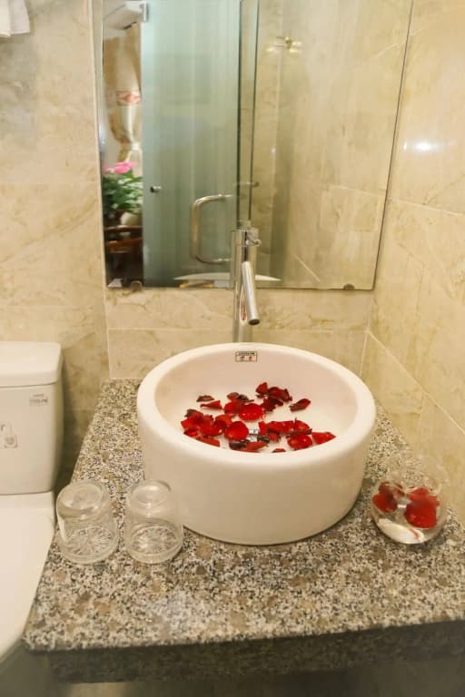 Little Gold Hotel - photo 10