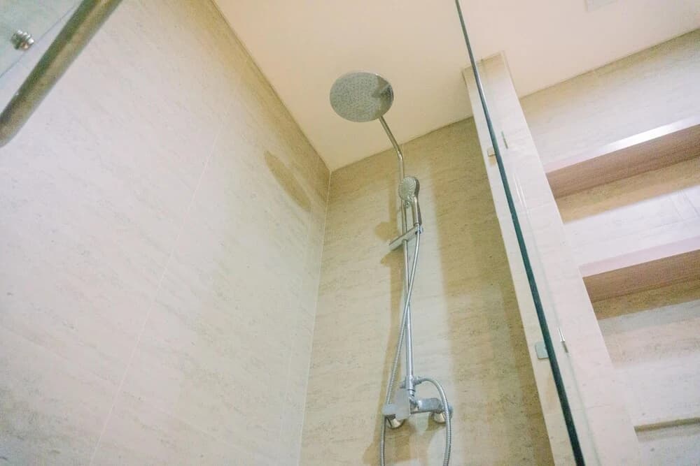 Comfort And Nice 2Br At Gold Coast Apartment - photo 8