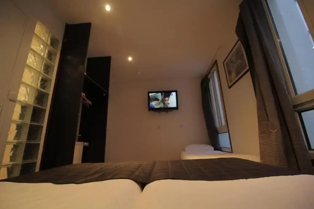 Modern's Hotel - photo 9