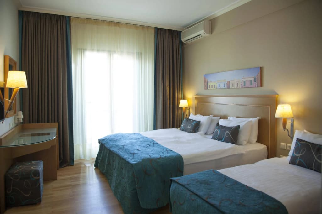 Plaka Hotel - photo 4