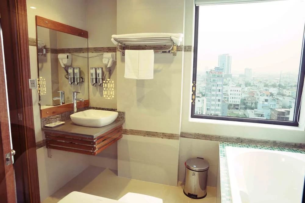 Lenid Da Nang Hotel - photo 11