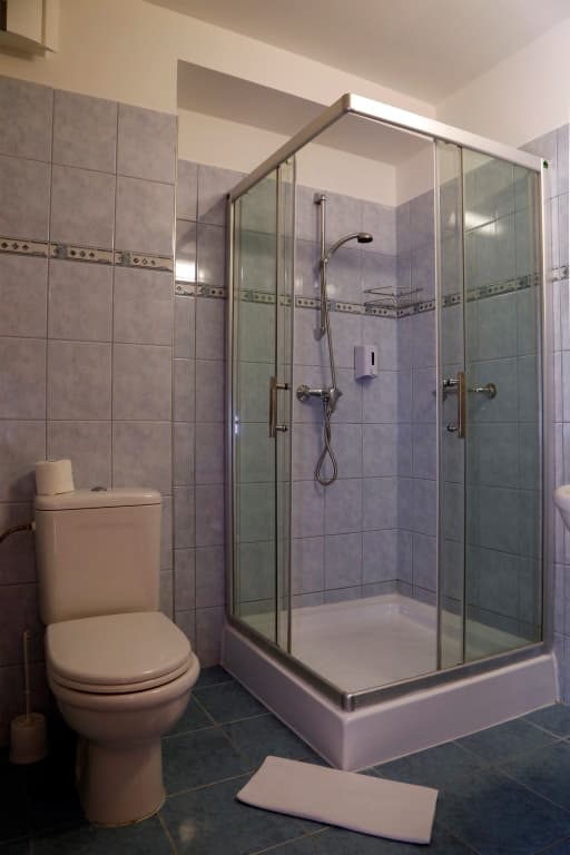 Six Inn Hotel - photo 9