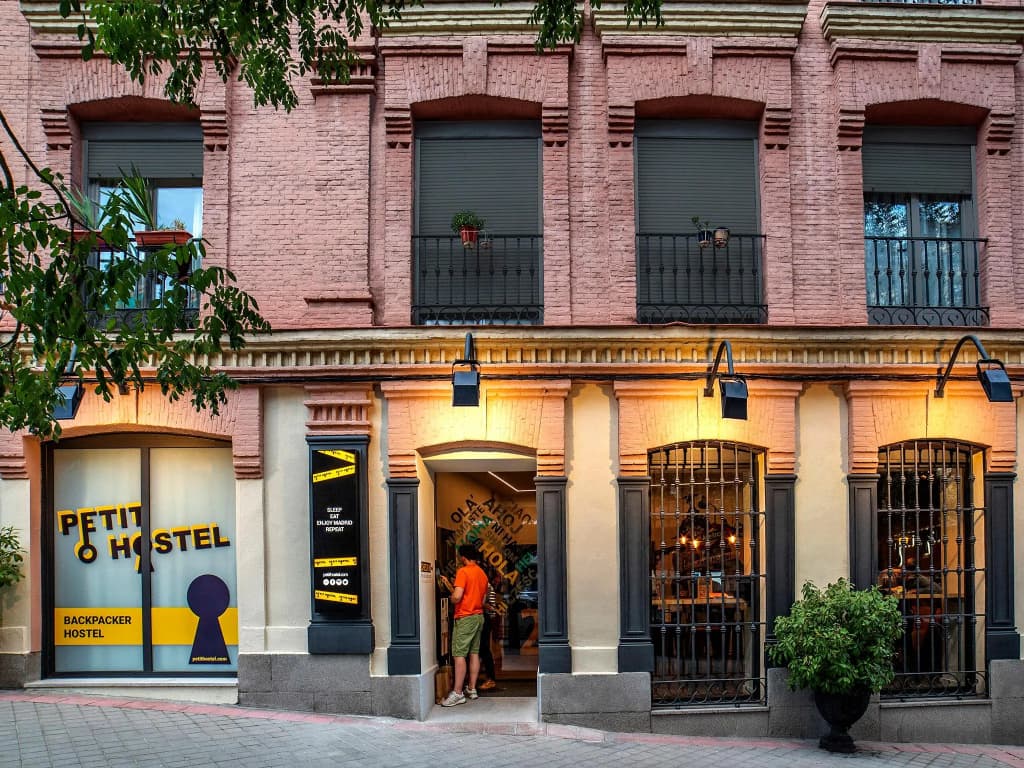 Petit Hostel La Latina - Adults Only - photo 2