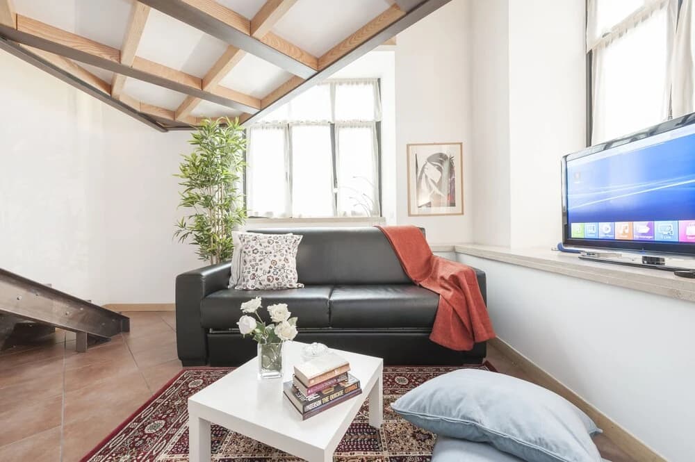 Inviting 3-bed Apartment in Roma 4mins to Colosseo - photo 2