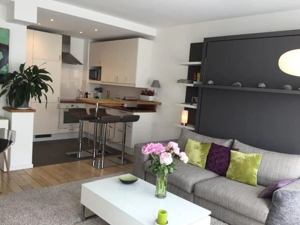 Apartment With one Bedroom in Paris, With Wonderful City View, Furnish - photo 1