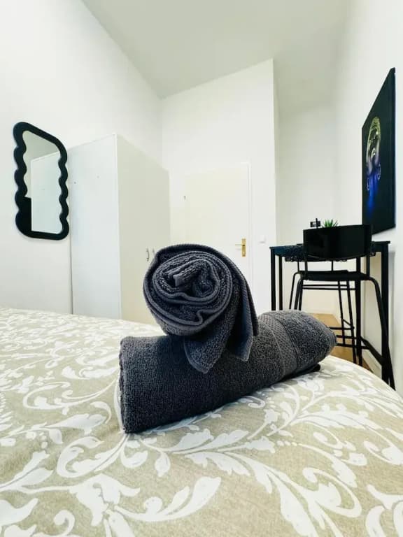 Elegant 4BR Apt Near Westbahnhof - photo 5