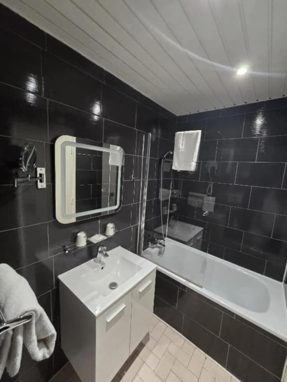 Hipotel Paris Belgrand Marie 20ème - photo 36