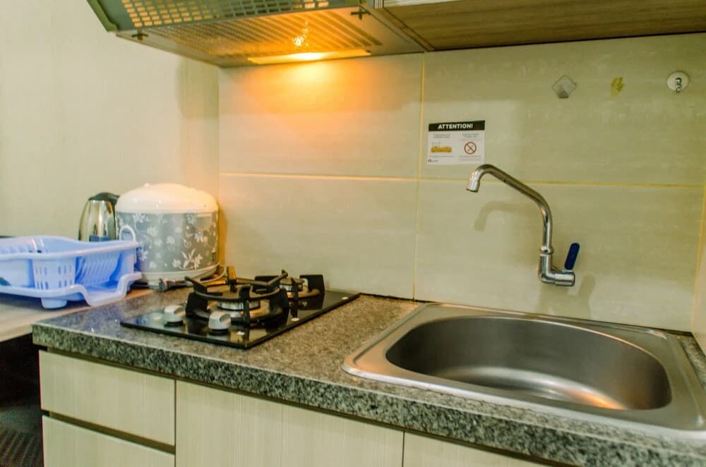 Comfort And Simply 2Br At Green Pramuka City Apartment - photo 14
