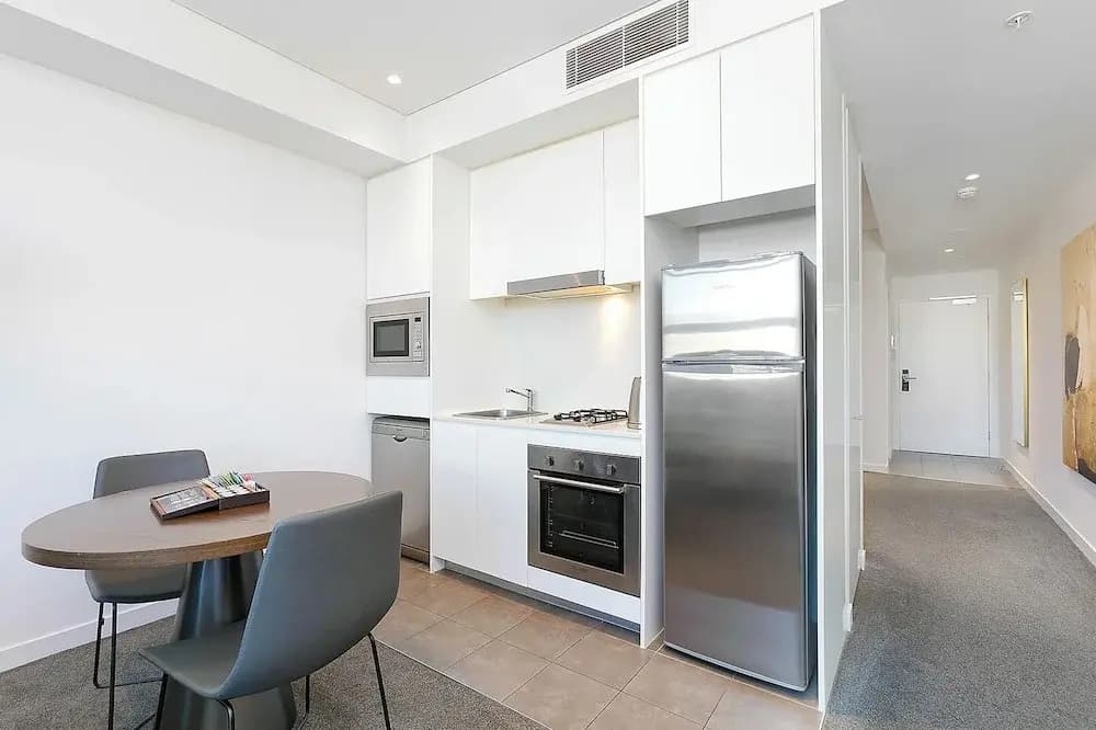 Kozyguru | Chatswood | Convenient 1 Bed Studio Apt - photo 5