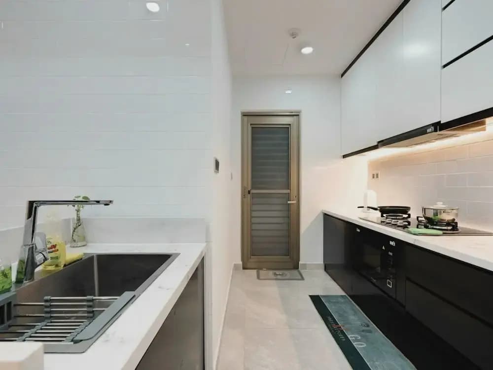 Midtown Citypoint Central Suites - photo 15