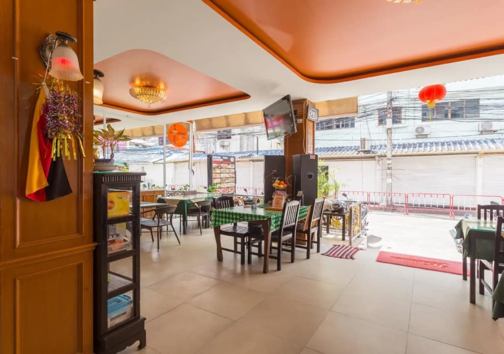OYO 126 Patong Station House Hotel - photo 18
