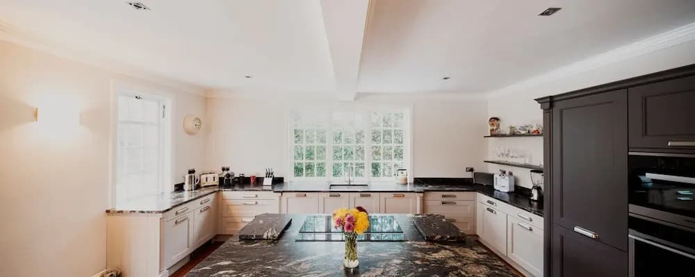 Beautiful 3 Bedroom Georgian Townhouse With Parking - photo 13