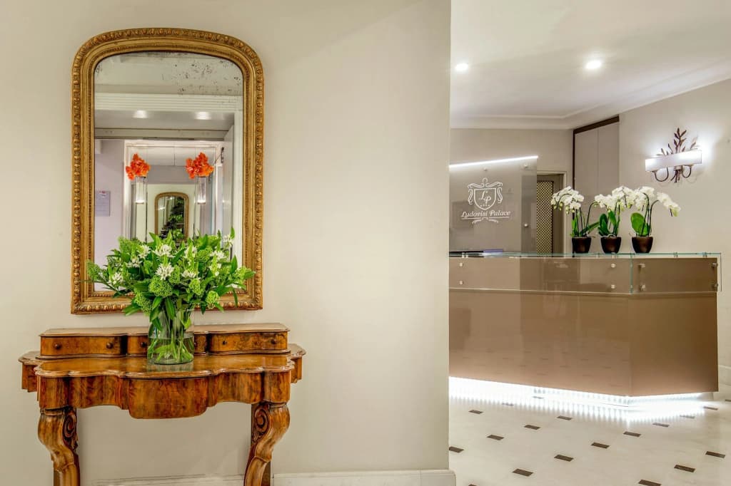 Hotel Ludovisi Palace - photo 2