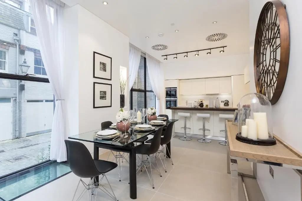 Urban Chic - Chiltern and Baker - photo 10