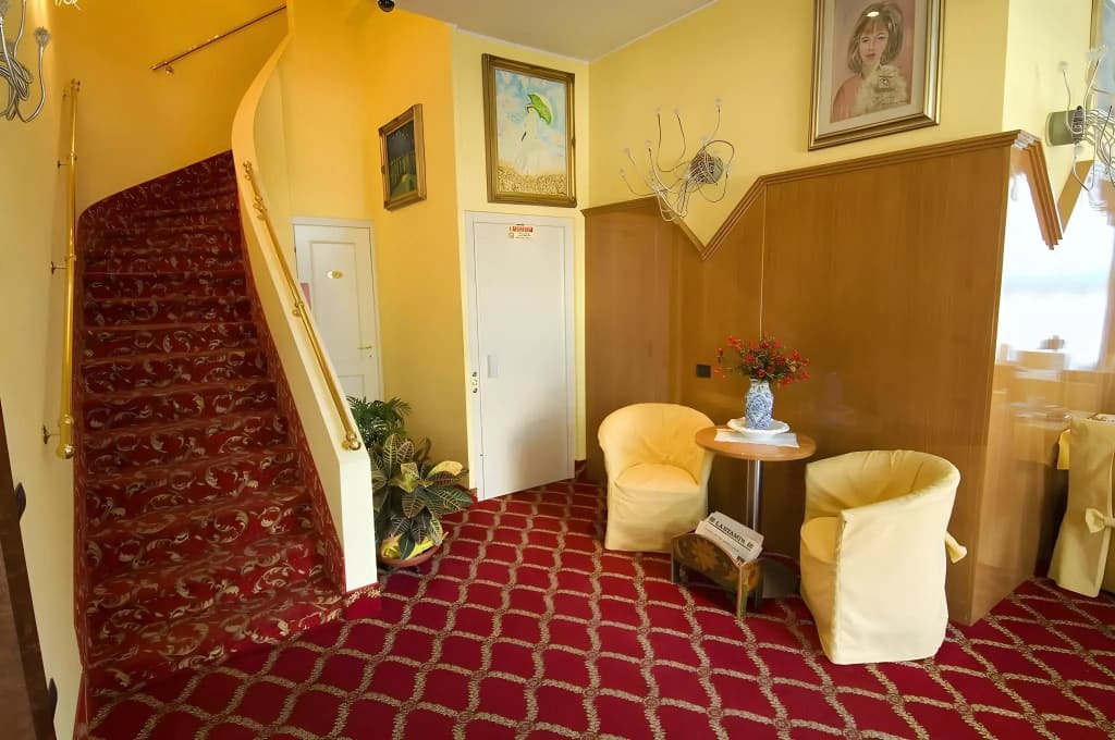 Hotel Cinque Giornate - photo 4
