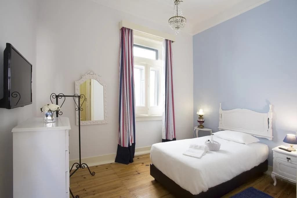 Typical Lisbon Guest House - photo 4
