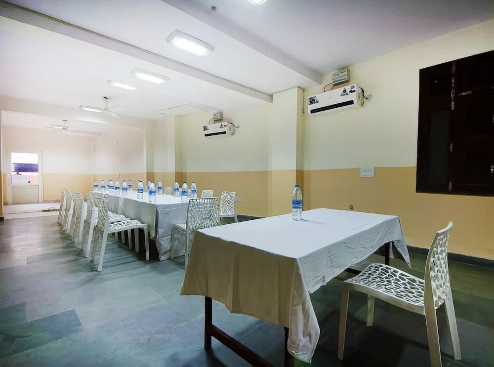 OYO 28126 Charanpahari Hotel - photo 16