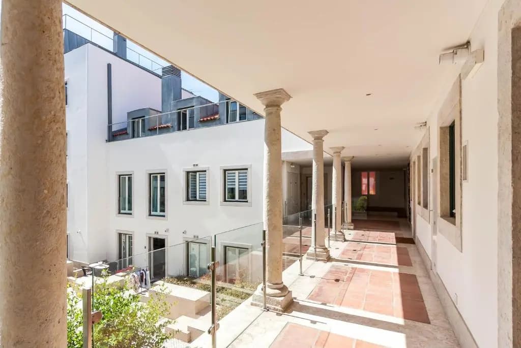 Lisbon Palace Apartment - photo 1