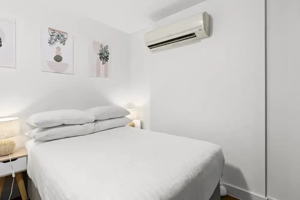 Ground Floor One-bed With Courtyard Access - photo 3