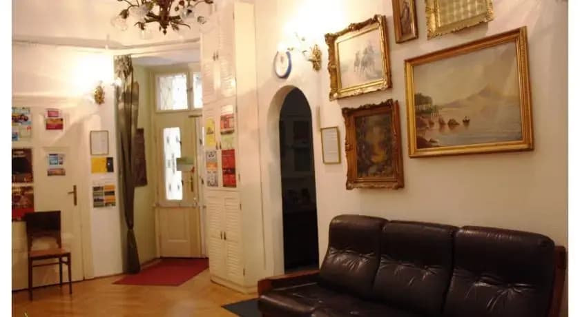 Ginkgo Hostel - photo 1