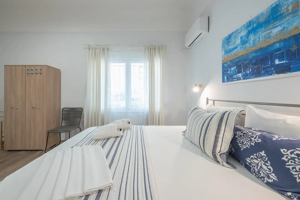Cloudkeys Spacious Family Home in Thisio - photo 11