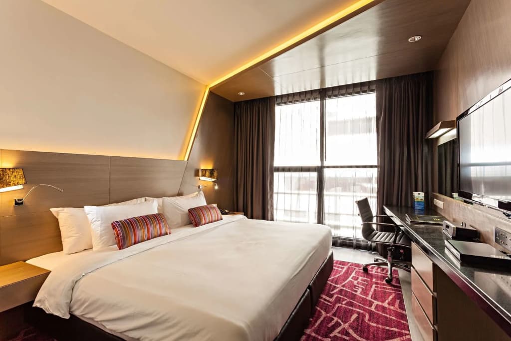 Hyatt Place Bangkok Sukhumvit 1 - photo 6