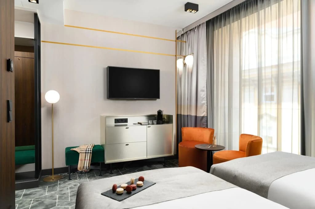 Emerald Hotel - photo 7